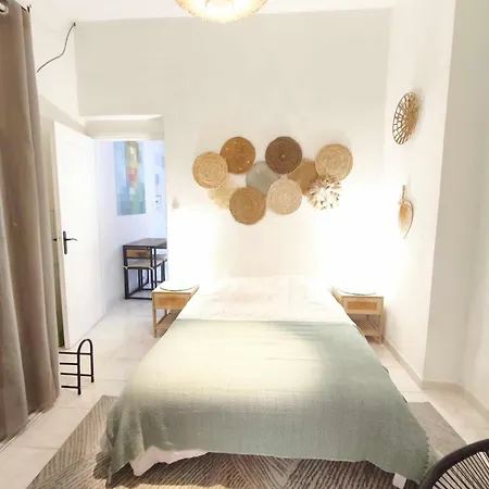 Apartment 1 Bedroom Near The *